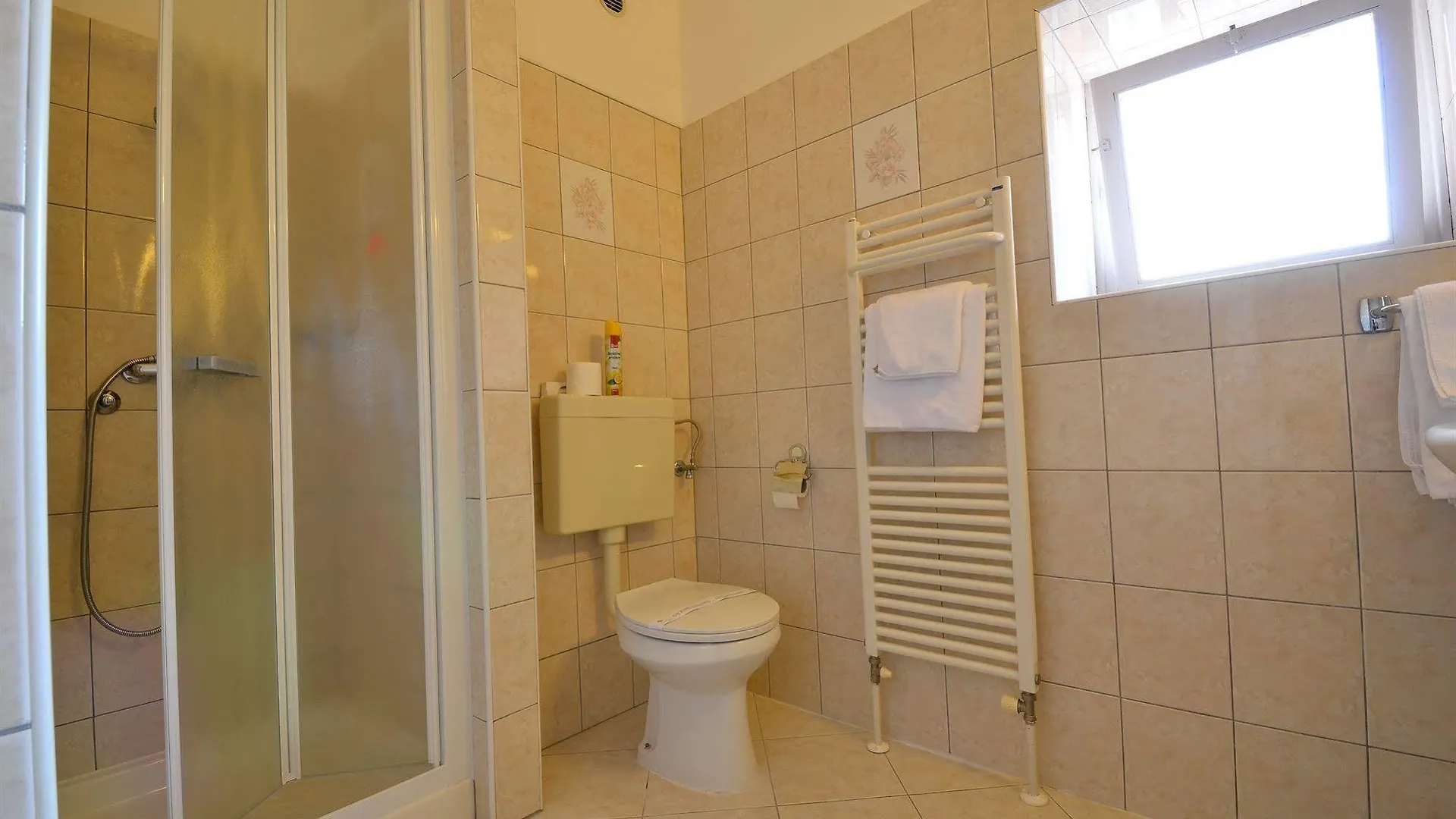 Boutique Hotel Kastel Motovun 3*,